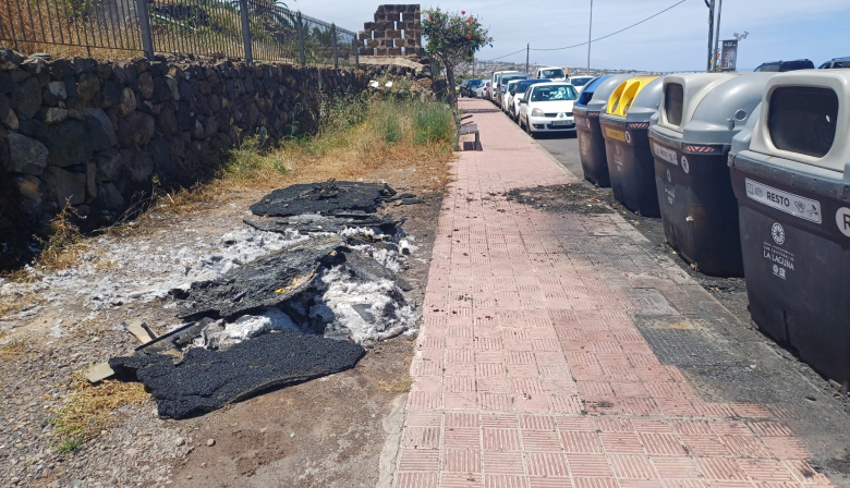 La quema de contenedores ha costado ya cerca de 50.000 euros a La Laguna en los últimos dos años