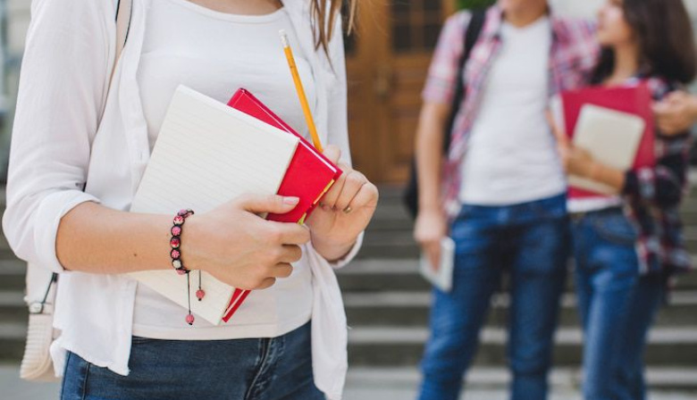 Universidades publica la tercera resolución provisional de becas del curso 2024/2025