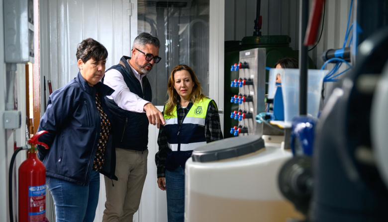 Rosa Dávila afirma que el compromiso es llegar al vertido cero y recuperar las banderas azules en las playas de Tenerife