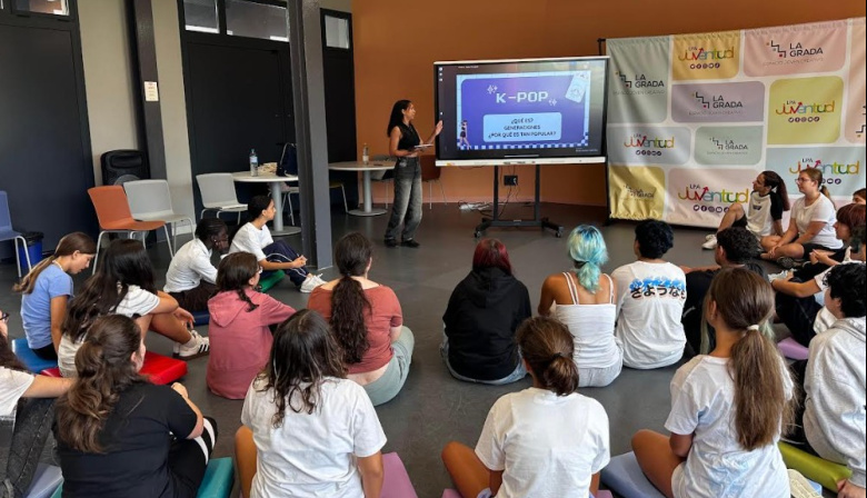 El Ayuntamiento de Las Palmas de Gran Canaria conmemora el Día Internacional de la Juventud con baile y actividades acuáticas