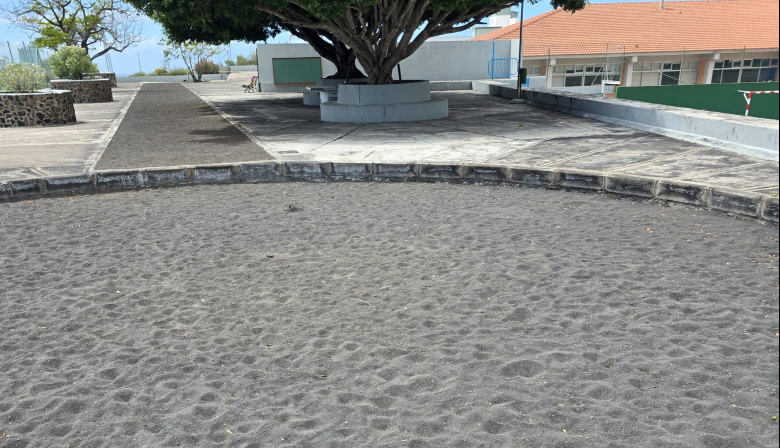La Consejería recuperará espacios para la lucha canaria en tres centros escolares de Tenerife y La Palma