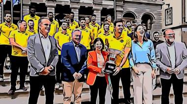 Darias recibe la "Copa MetroObras" otorgada al Ayuntamiento tras batir el récord de retraso en las obras de la Metroguagua