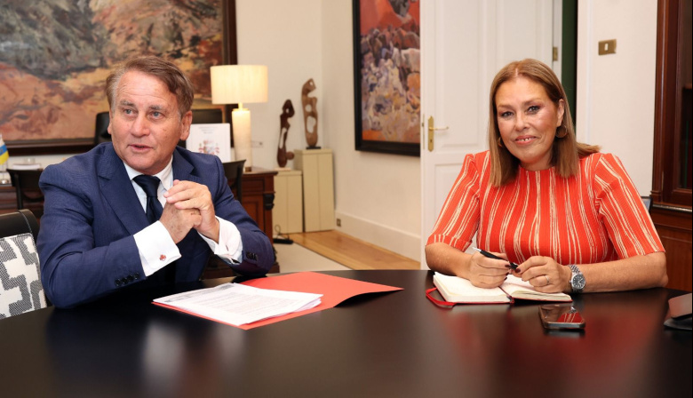 Astrid Pérez lidera en el Parlamento el inicio de la ronda presupuestaria 2026 junto al Consejo Consultivo