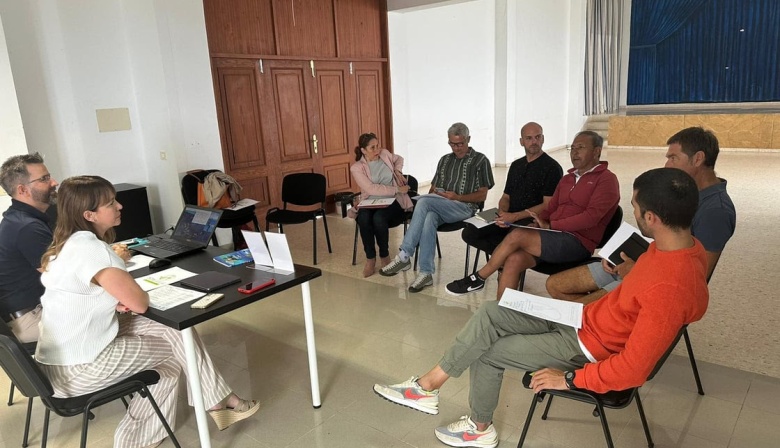 El Hierro mejorará su red de senderos y solicita amparo legal a las actividades acuáticas