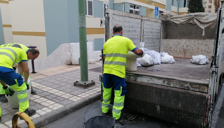 El servicio de acopio transitorio de trastos, enseres y escombros de Las Palmas de Gran Canaria recorrerá 23 barrios durante el mes de octubre