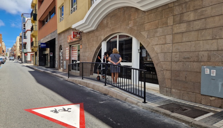 El Ayuntamiento de Las Palmas de Gran Canaria elimina barreras arquitectónicas para mejorar el acceso a la Asociación Síndrome de Down