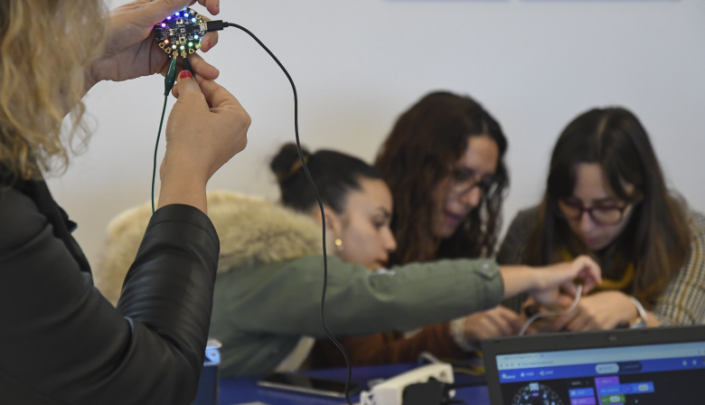 Crece el número de mujeres en másteres científicos y en grados de ingeniería en Canarias