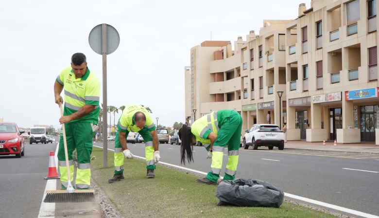La Oliva pone en marcha un contrato que multiplicará por seis el personal destinado al cuidado de Jardines