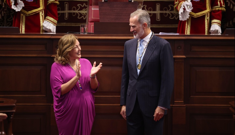 Felipe VI agradece la Medalla de Oro del Parlamento canario: “Estas islas son, también, mi casa”