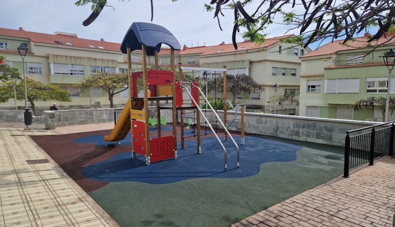 Parques y Jardines de Telde rehabilita la zona de juegos infantil de San Antonio