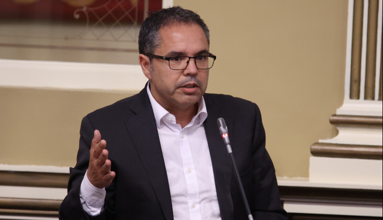 El PSOE exige a la consejera de Empleo la paralización de las sanciones a los trabajadores de la huelga de hostelería tras su “bochornoso” decreto de servicios mínimos
