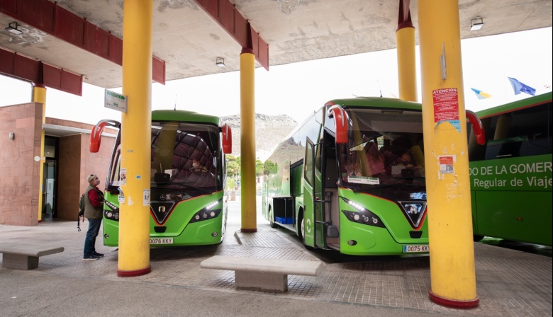 GuaguaGomera prepara la renovación de su flota con la incorporación de una docena de nuevos vehículos