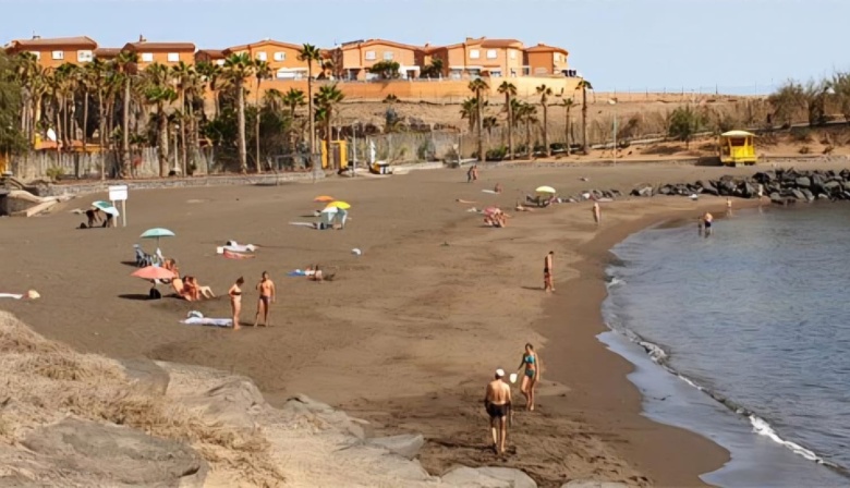 Telde procede al cierre de la ducha de la playa de Hoya del Pozo ante su elevado consumo
