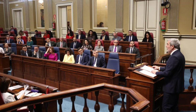 Clavijo reprocha que Sánchez siga sin contestar a Canarias sobre si puede destinar el superávit a vivienda