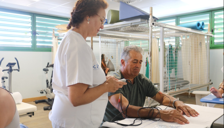 Los fisioterapeutas del Hospital Molina Orosa han realizado cincuenta mil tratamientos a lo largo de este año