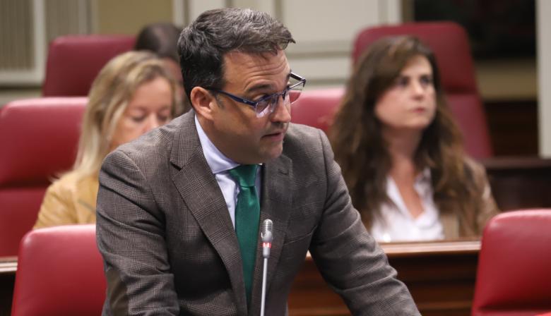 Casañas critica la parsimonia con la que el Gobierno de Sánchez encara el drama de la inmigración irregular en Canarias
