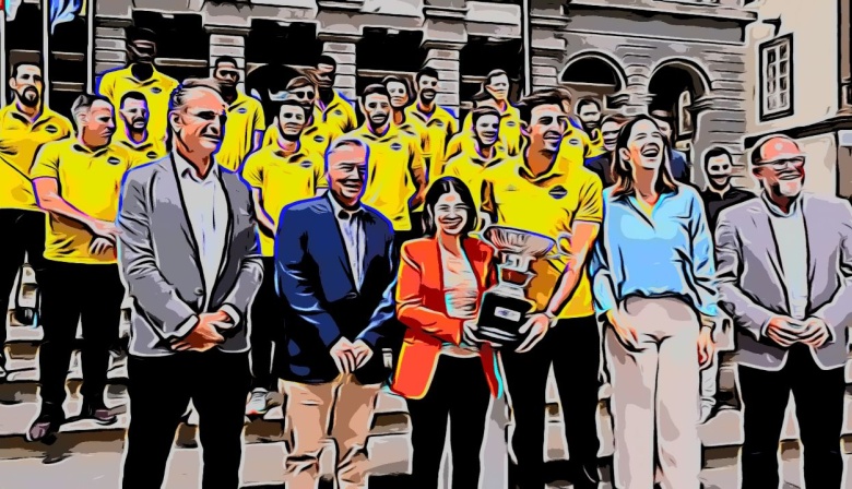 Darias recibe la "Copa MetroObras" otorgada al Ayuntamiento tras batir el récord de retraso en las obras de la Metroguagua
