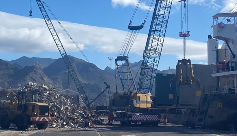 El puerto de Santa Cruz de Tenerife saca de la isla 73.000 toneladas de chatarra