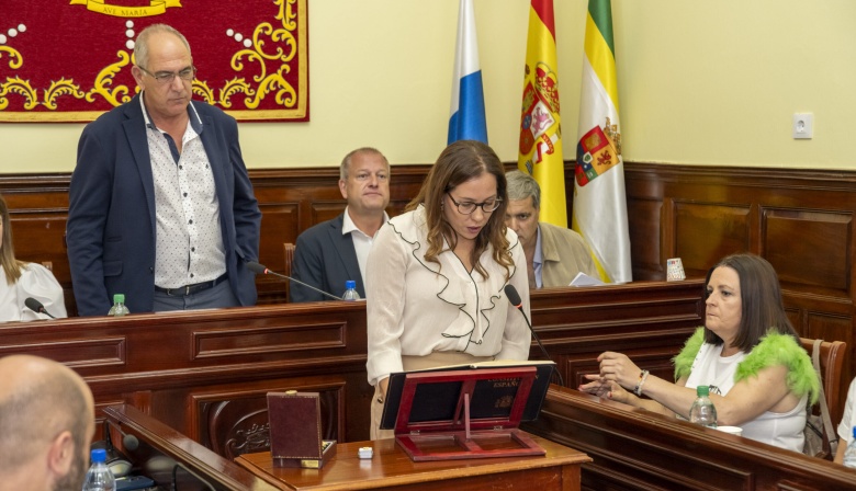Ylenia Sánchez se incorpora como concejala al Gobierno municipal de Teror