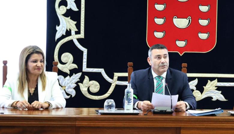 Oswaldo Betancort: “Será Lanzarote quien decida en qué suelos irán implantadas las energías renovables en nuestro territorio”