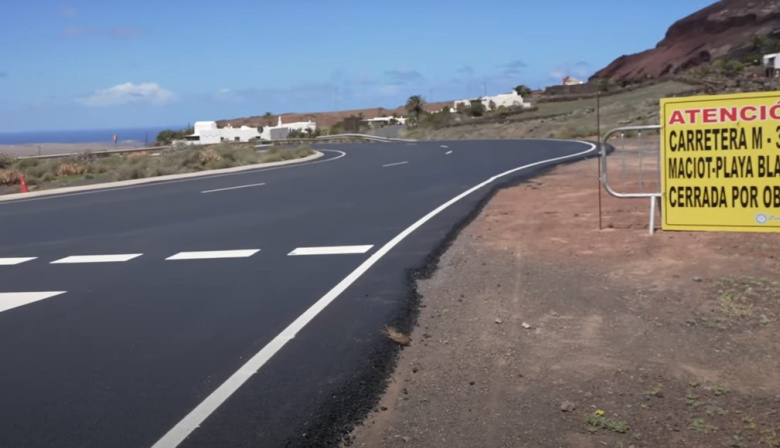 La carretera Maciot - Playa Blanca, en obras, abre al tráfico el próximo viernes 9 de mayo