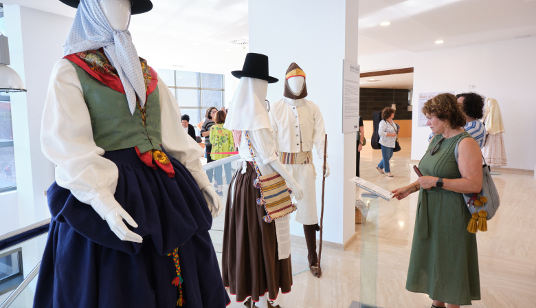 Fuerteventura inicia su programación ‘Mayo 100% Canarias’ con la inauguración de una exposición de indumentaria tradicional