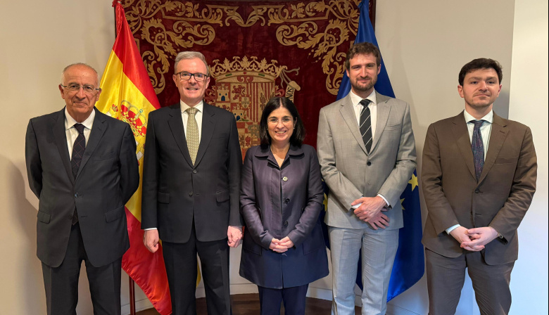 La alcaldesa de Las Palmas de Gran Canaria mantiene un encuentro con el embajador de España en Corea del Sur en su visita institucional al país asiático
