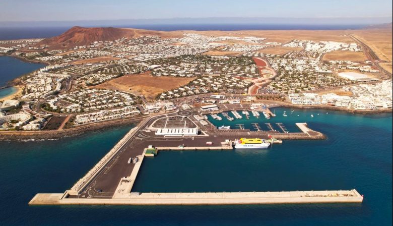 Puertos Canarios confirma a Óscar Noda que hay seis navieras interesadas en atracar sus cruceros en Playa Blanca
