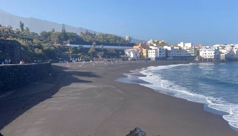 'Stop vertidos al mar' ve una "buena noticia" la reapertura de Playa Jardín pero avisa de que hay "tareas pendientes"