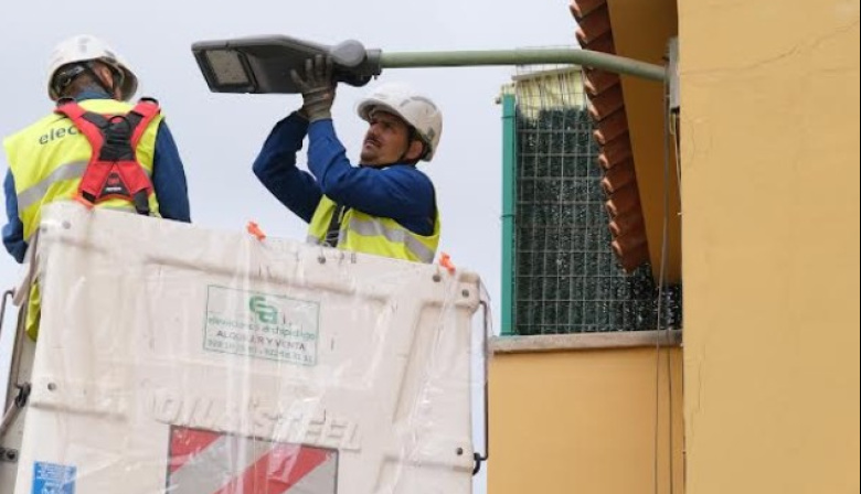 Ocho empresas presentan sus ofertas para la instalación de más 1.500 luminarias LED en La Isleta y Las Coloradas