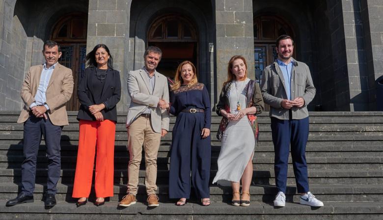 Rosa Dávila y Francisco García sellan un acuerdo histórico para escalonar los horarios universitarios y aliviar la TF-5