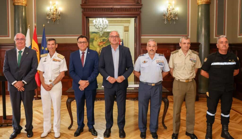 El Ejército y el Gobierno de Canarias firman un protocolo de actuación en caso de incendios forestales en espacios de uso de las Fuerzas Armadas