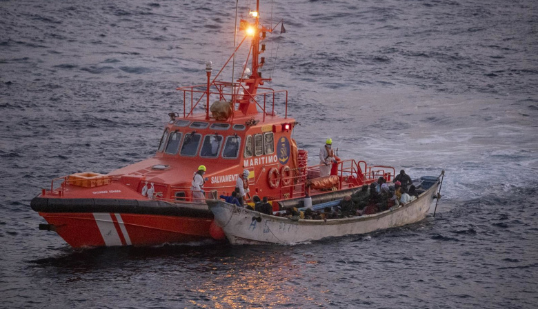 Llega un cayuco con 54 migrantes a El Hierro más de un mes después