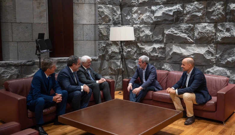 Presidente de Abogacía subraya que los menores migrantes "no son mercancía política" y reclama una solución "inmediata"