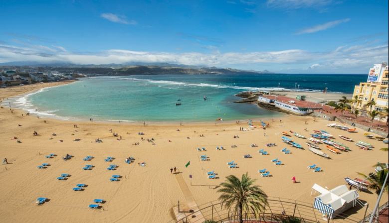 El Ayuntamiento de Las Palmas de Gran Canaria licita la renovación y modernización del servicio de megafonía en la playa de Las Canteras