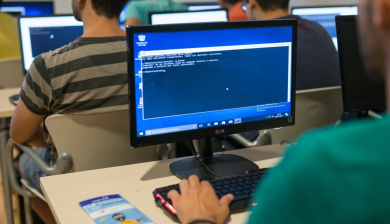 El Cabildo de Tenerife fomenta el buen uso de la tecnología entre 3.000 escolares de Tenerife