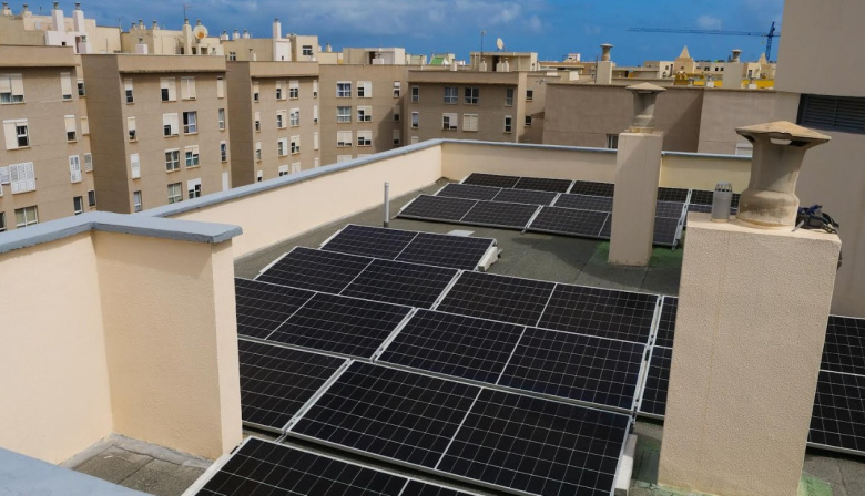 La Comunidad Energética de Siete Palmas avanza con 25 instalaciones solares en once edificios del barrio
