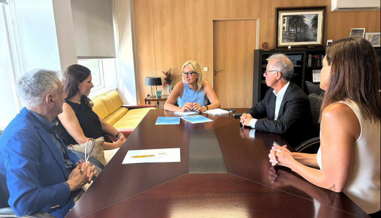 Monzón mantiene sendas reuniones con los Colegios Oficiales de Enfermería y de Psicología de Las Palmas