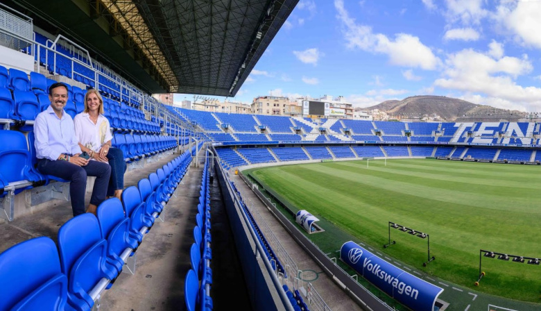 El Cabildo de Tenerife concluye la colocación de los nuevos asientos autoabatibles del estadio Heliodoro Rodríguez López