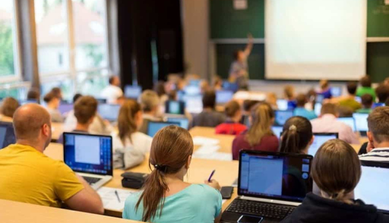 El Cabildo de La Gomera mantiene abierto el plazo de solicitudes para las becas Erasmus y Sicue