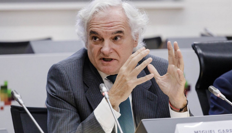 Garrido (CEOE) pide elecciones a un Gobierno "rodeado de corrupción" y "enfangado", que "daña la imagen internacional"