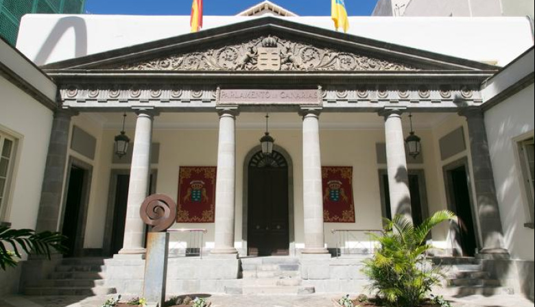 El PSOE lleva a Pleno la Proposición de Ley para la regulación de los grandes tenedores de vivienda y la financiación de las universidades públicas canarias