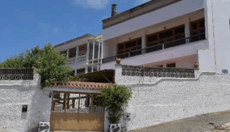 El Ayuntamiento de Teror firma un acuerdo con el ‘El Mesón’ para la reubicación de las actividades del club de Mayores y la Banda de Música