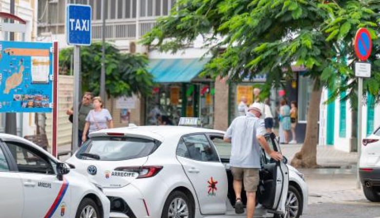 El Ayuntamiento de Arrecife convoca las pruebas para la obtención del permiso de conducir taxis con 68 personas admitidas