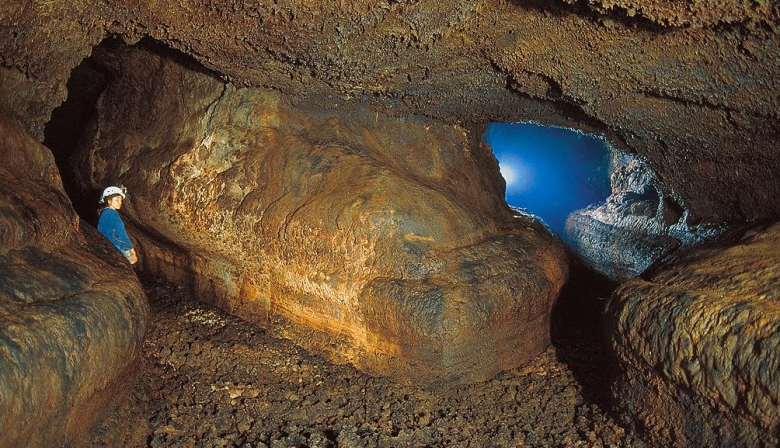 La Cueva del Viento apuesta por un turismo responsable para preservar su entorno volcánico