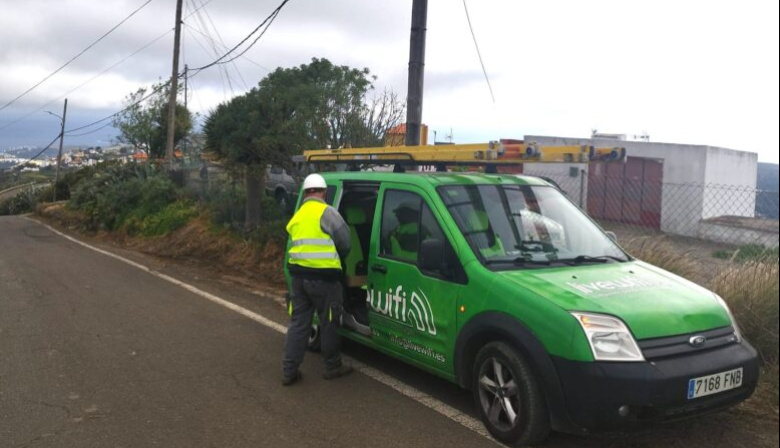 El Ayuntamiento de Teror impulsa la instalación de fibra óptica en El Faro y Laurelar