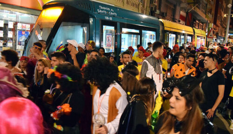El Tranvía registró 458.129 pasajeros durante el Carnaval de Santa Cruz 2026, un 13% más que el año anterior