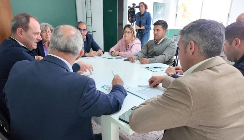 Primero Canarias estrecha lazos en El Hierro en busca de una mesa de unidad nacionalista para las Generales