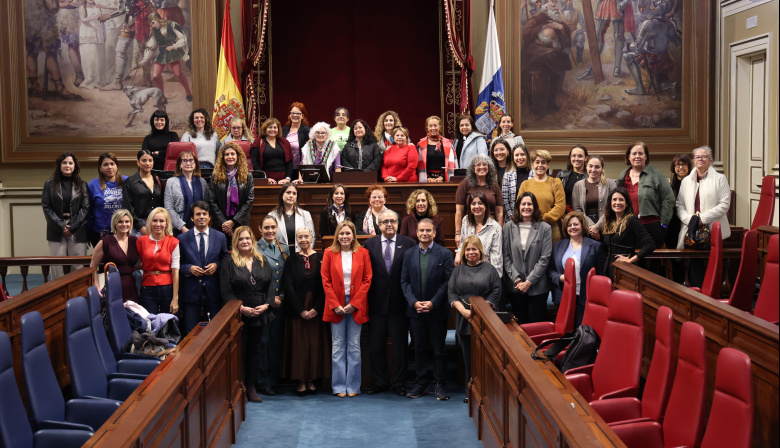 Astrid Pérez: “Hoy no celebramos la perfección, celebramos el coraje cotidiano de las mujeres que sostienen Canarias”