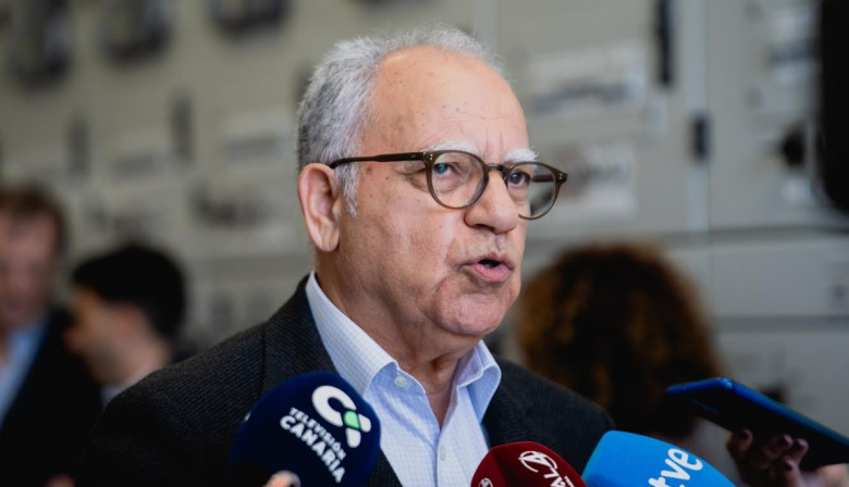 Curbelo plantea monitorear el impacto del conflicto en Oriente Medio y revisar la bonificación al combustible en las islas no capitalinas